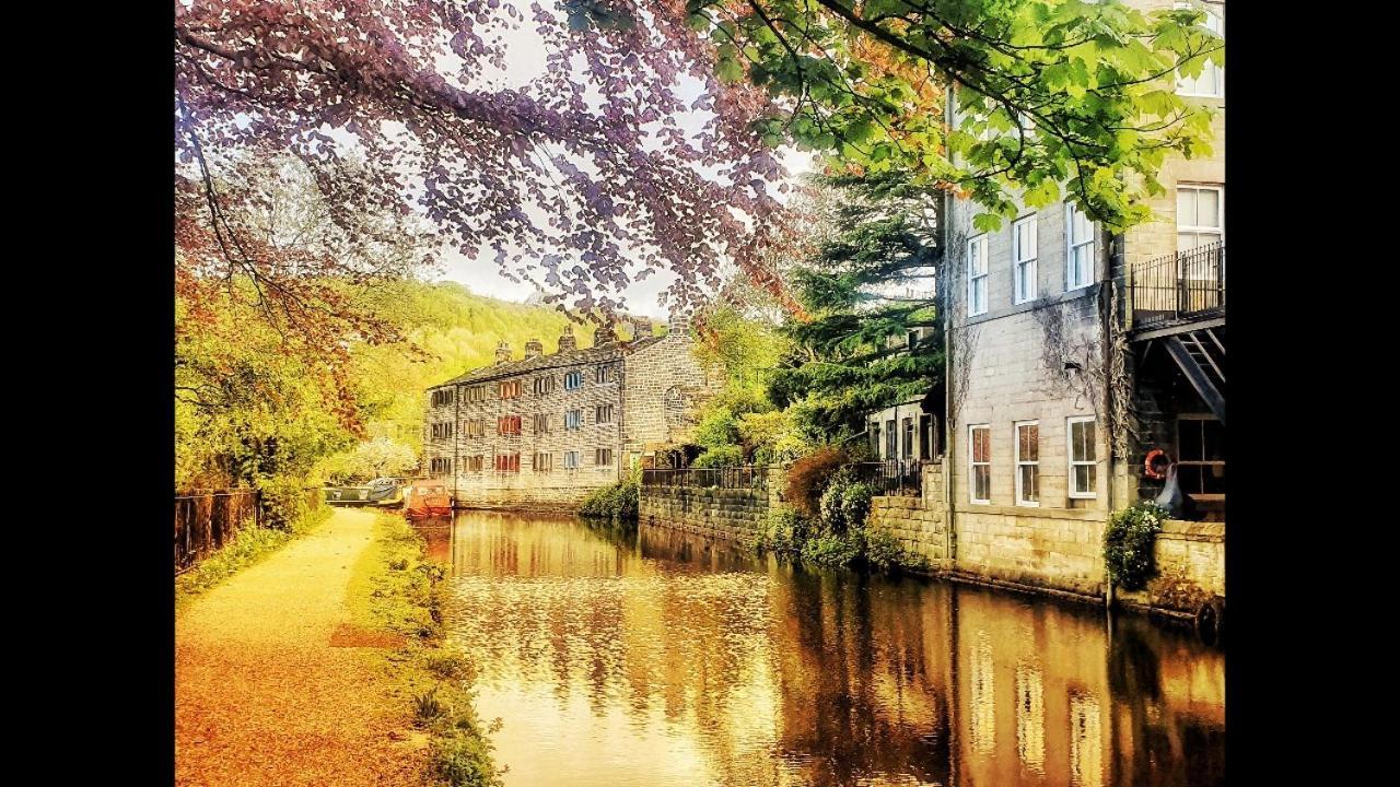 4 Bedroom Period Townhouse In The Heart Of Hebden Hebden Bridge Esterno foto