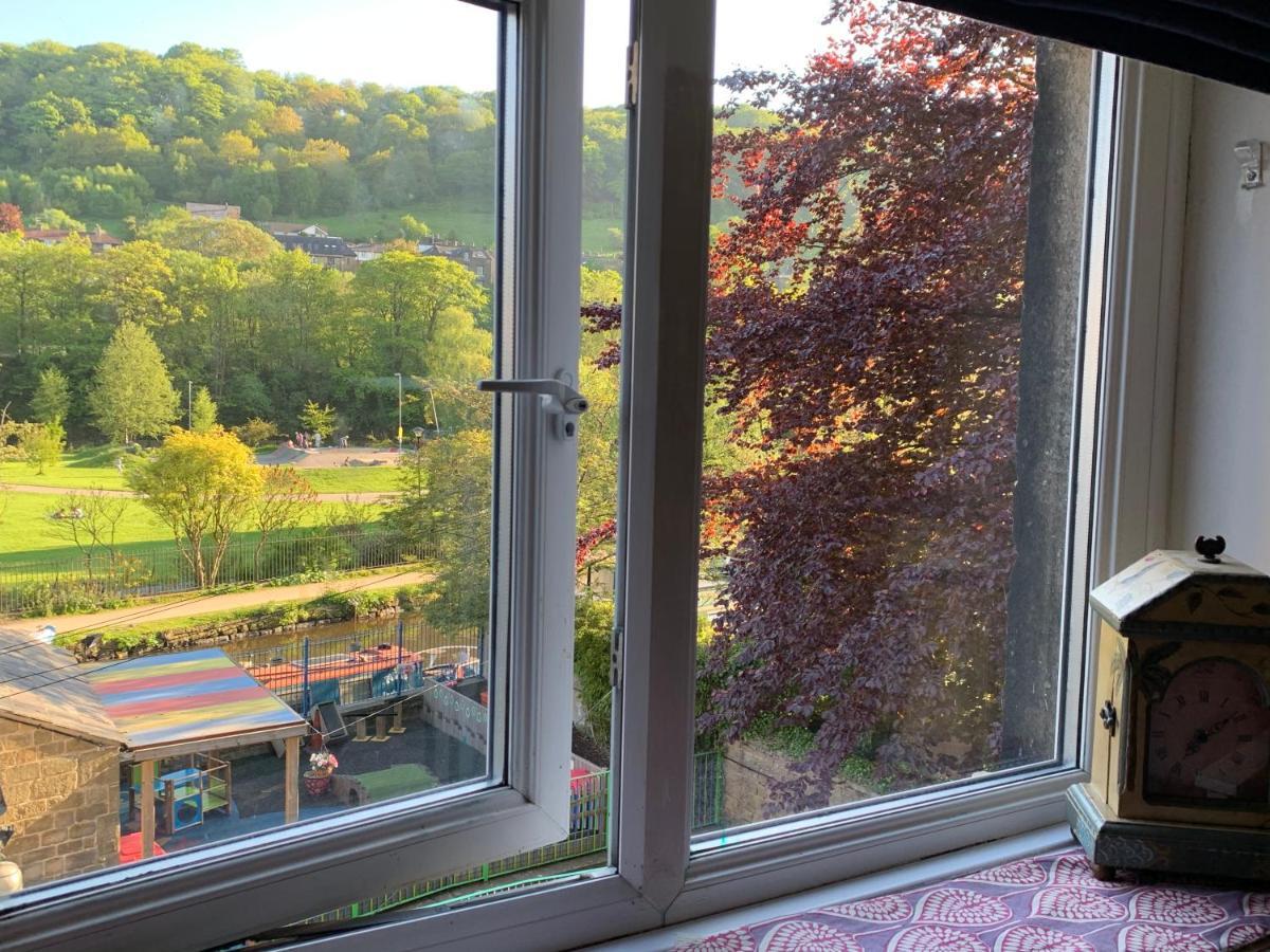 4 Bedroom Period Townhouse In The Heart Of Hebden Hebden Bridge Esterno foto