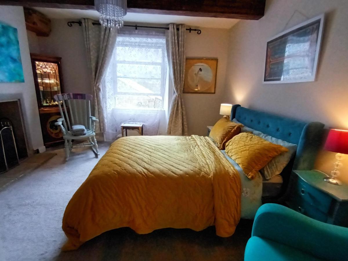 4 Bedroom Period Townhouse In The Heart Of Hebden Hebden Bridge Esterno foto