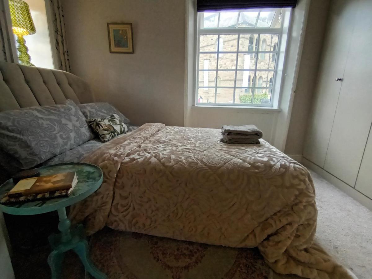 4 Bedroom Period Townhouse In The Heart Of Hebden Hebden Bridge Esterno foto
