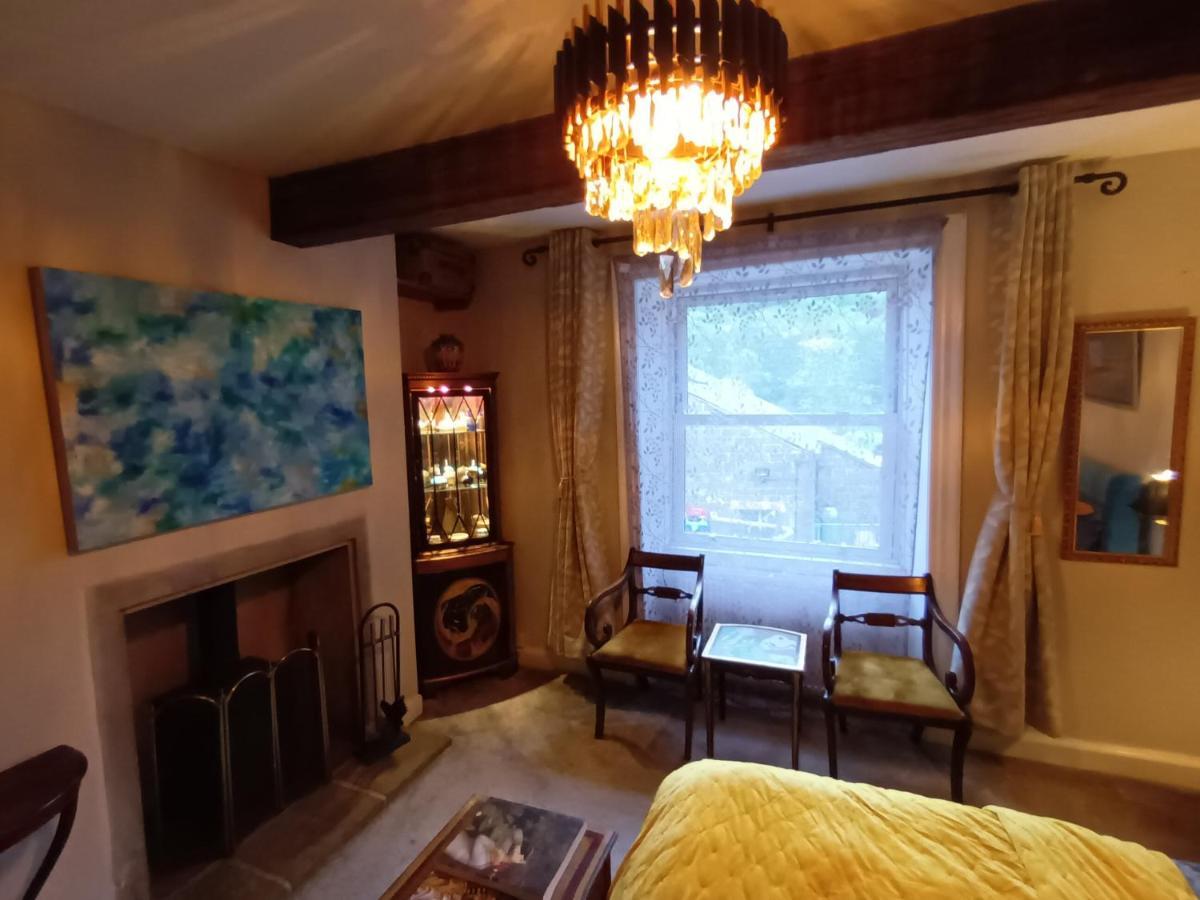 4 Bedroom Period Townhouse In The Heart Of Hebden Hebden Bridge Esterno foto
