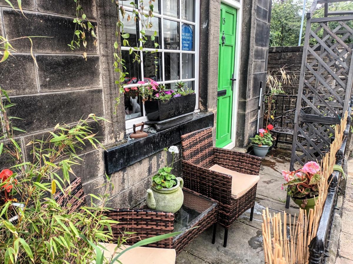 4 Bedroom Period Townhouse In The Heart Of Hebden Hebden Bridge Esterno foto